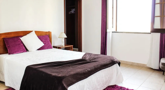 4 Bedrooom villa with gated pool located between Olhas da Agua and Albuferia, Rezervovat Vila Chaty v Algarve, Chalupa