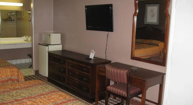 Четырёхместный номер Standard Capital O Fincastle Motor Inn Tazewell