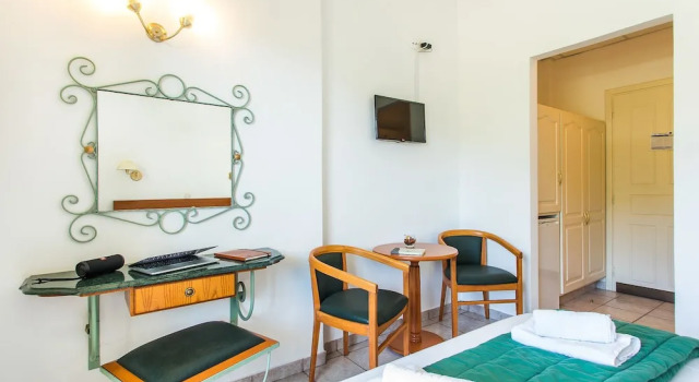 Одноместный номер Standard с балконом и с видом на горы Отель Paradise Inn