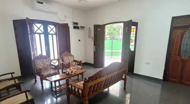 Grace- The Joyful Rest, Rezerwuj Hotel Hotele w Batticaloa District z parkingiem, Parking