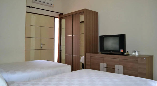 Ivanka Airport Inn, Rezervovat Hotel Hotely v Bali se snídaní, Snídaně