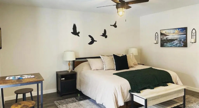 Номер Deluxe Alaska Lake + Lodge at Longmere