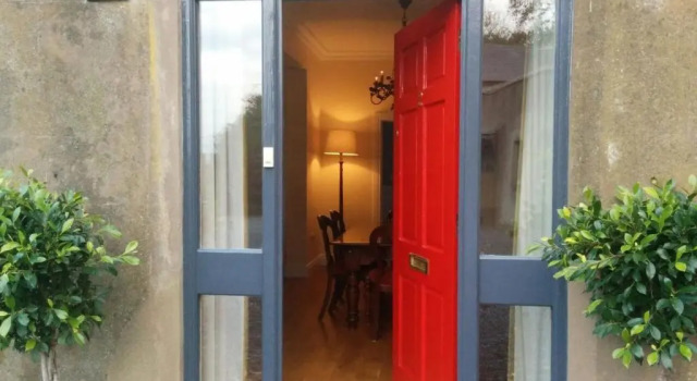 Апартаменты Narrow Water Castle Self Catering Accommodation