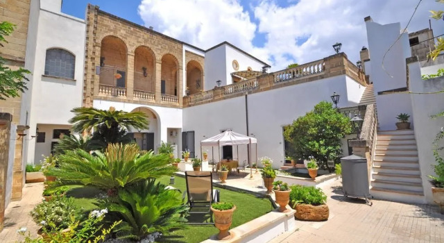 Palazzo De Donatis, Rezerwuj Hotel Hotele w Melissano z parkingiem, Parking