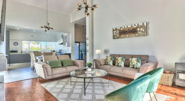 Family Home, WiFi, Patio, Secure Parking