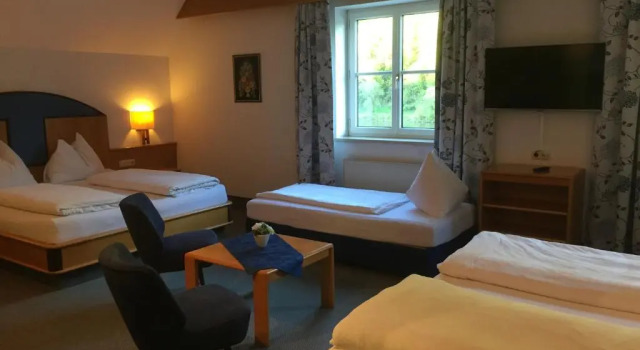 Gasthof-Hotel Goldenes Schiff, Book Hotel Engelhartszell an der Donau 