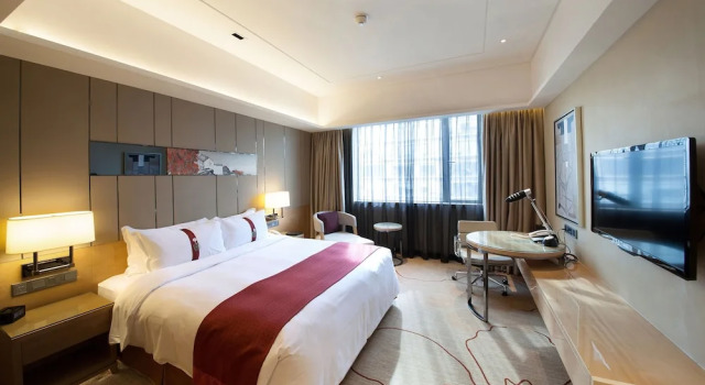 Номер Standard Holiday Inn Chengdu Oriental Plaza