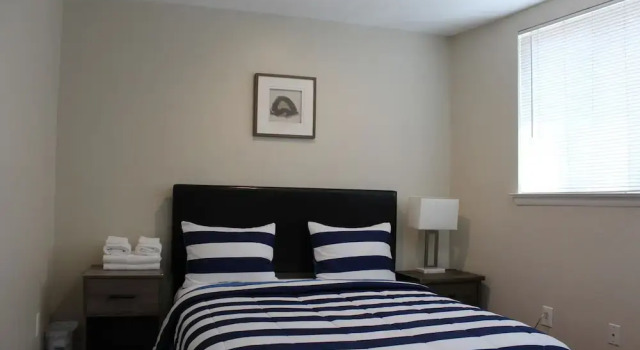 Cozy 3 Bedroom/Great Location, Забронировать Апартаменты/квартира Арлингтон 