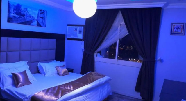 Люкс с балконом Al Zhra Serviced Apartments -economic