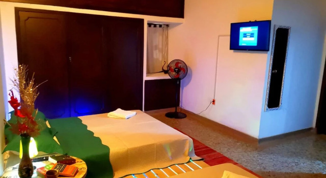Green Door Boutique - Hostel