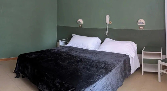 Hotel Plaza Rooms & Coffee - Adults Friendly