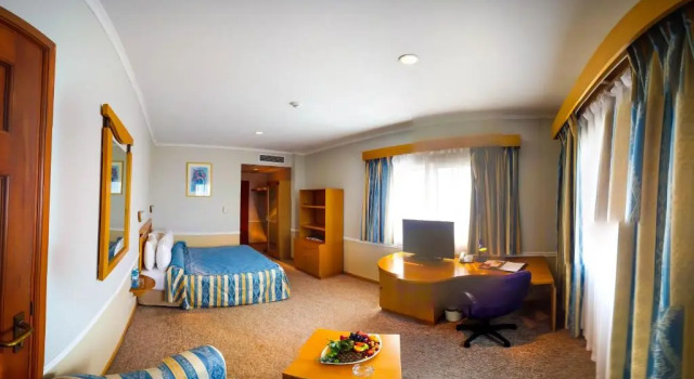 Семейный полулюкс The Crescent Beach Hotel