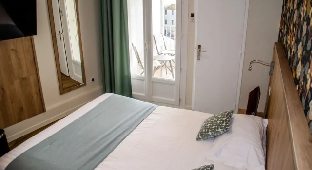 Номер Superior с видом на море Hôtel Arc en Ciel et SPA Les Sables dOlonne