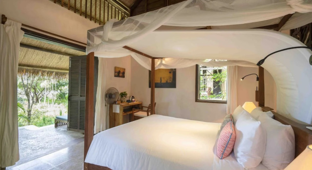 Бунгало Superior с балконом и с видом на сад Mango Bay Resort