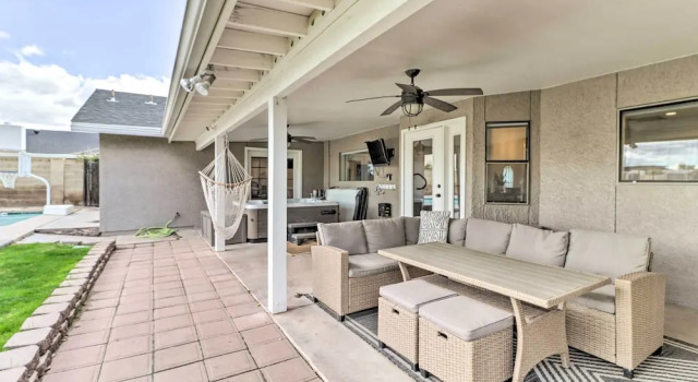 Коттедж Pool, Hot Tub & Home Gym: Luxe Mesa Retreat