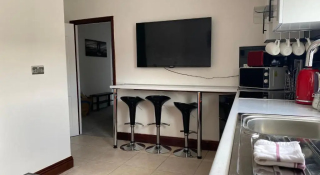 Modern 2 Bedroom Flat in Robert st, Swansea
