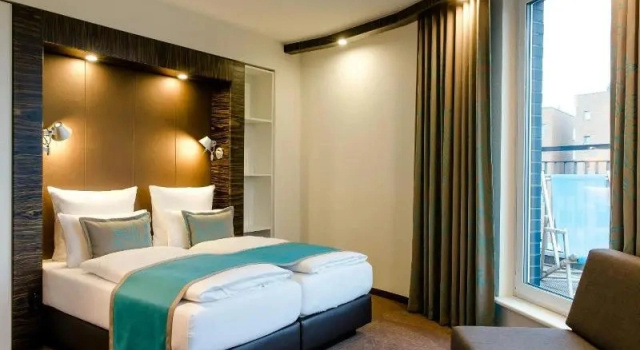 Двухместный номер Superior с балконом Motel One Berlin-Bellevue