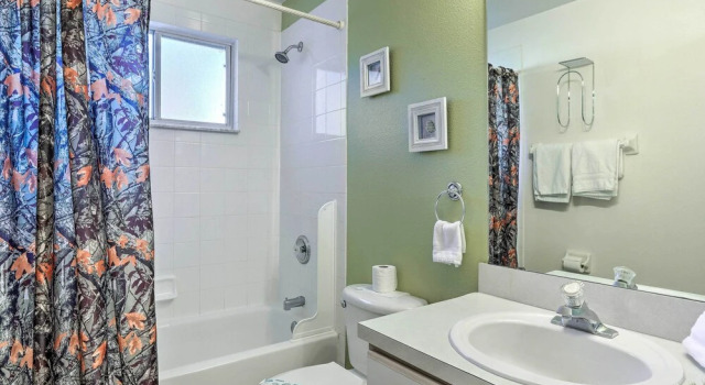 Апартаменты Bright Kissimmee Condo < 6 Mi to Disney World