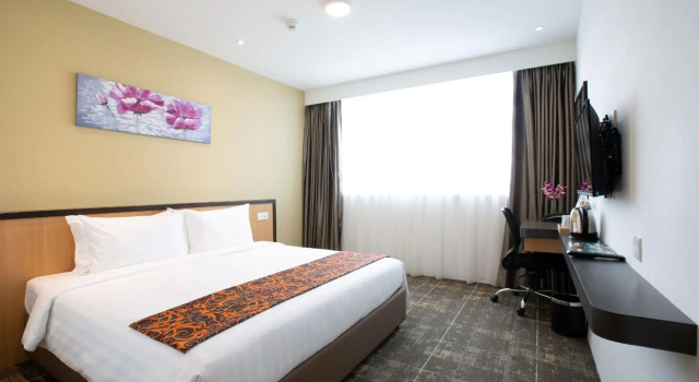Hotel 7 Suria