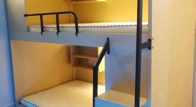 Кровать в общем номере (женский номер) Yuju Hotel Apartment (Shanghai Pengpu New Village Subway Station)