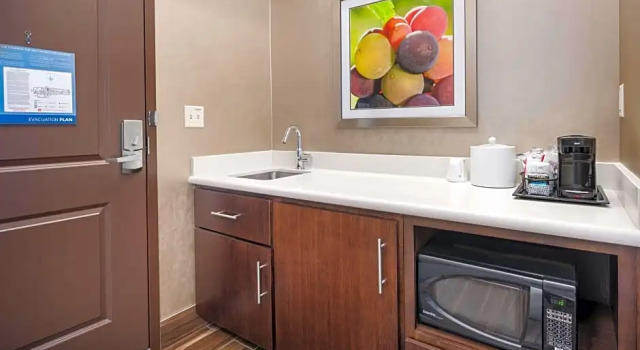 Двухместный люкс c 1 комнатой Hampton Inn & Suites Portland/Hillsboro-Evergreen Park