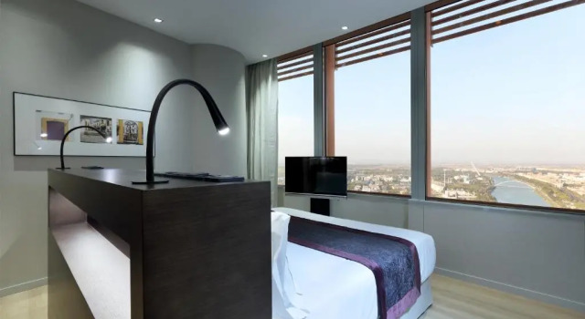 Люкс Eurostars Torre Sevilla