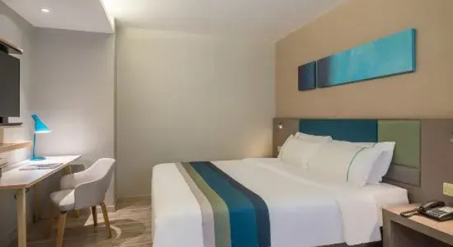 Люкс Homeinn Selected Hotel (Quanzhou Puxi Wanda Plaza )