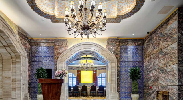 Royal Seaside Hotel and Hot Springs Xiamen, Book Hotel Hoteller i Jimei med parkering, Parkering
