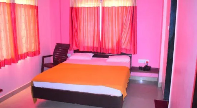 Hotel Tulsi, Varaa Hotelli Hotellit Somnath pysäköinnillä, Pysäköinti