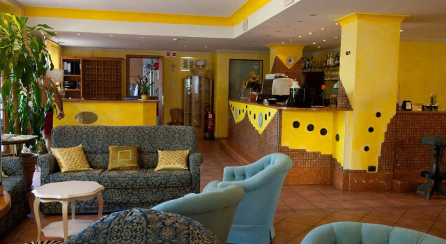 Hotel Romantic, Забронировать Отель Отели в центре Кавайон-Веронезе, в центре