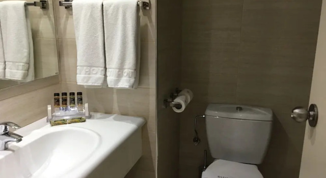 Шестиместный номер Standard с балконом Avanti Hotel