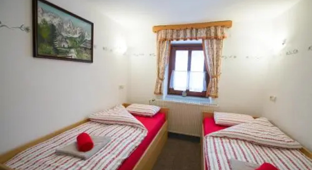 Apartments Petacova Hiša, Забронировать Апартаменты/квартира Отели Краньска-Гора с бассейном, рядом с Rozle, Бассейн