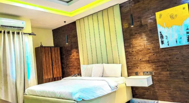 Four Crowns Serviced Apartment, Đặt Căn hộ Osogbo 