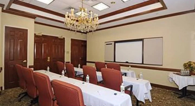 Люкс Hampton Inn Alexandria/Old Town