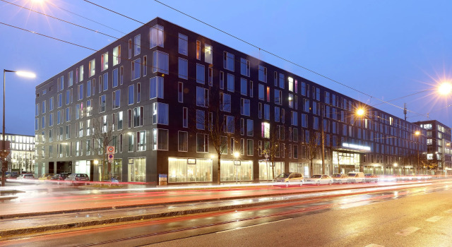 Eurostars Grand Central, Rezervasyon Otel Maxvorstadt Münih, Bavaria Statue yakınında