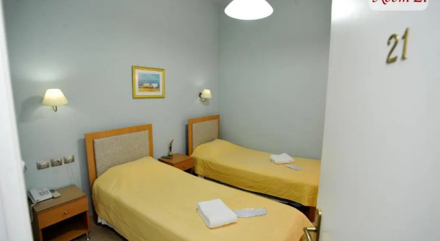Трёхместный номер Standard Apollon Hotel