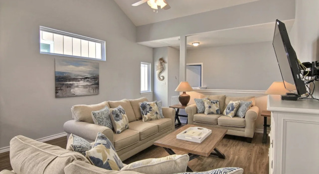 Beachside #205 3 Bedrooms 2.5 Bathrooms Condo