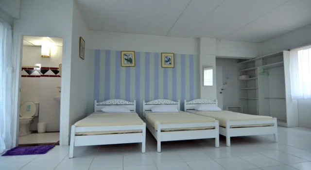 Трёхместный номер Standard с балконом Chomdao Hotel