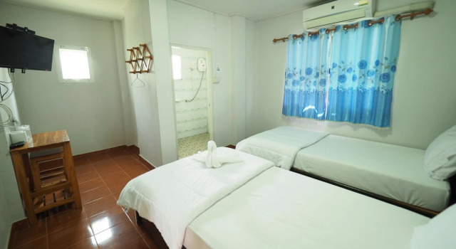 Chuan Chom Guesthouse, Забронировать Отель Сукхотхай 