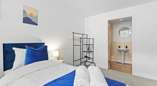 Stylish Luxury 2bed 2bath Apartment in Nottingham City - Free Parking, Varaa Huoneisto Asunnot kohteessa Merseyside, Huoneisto