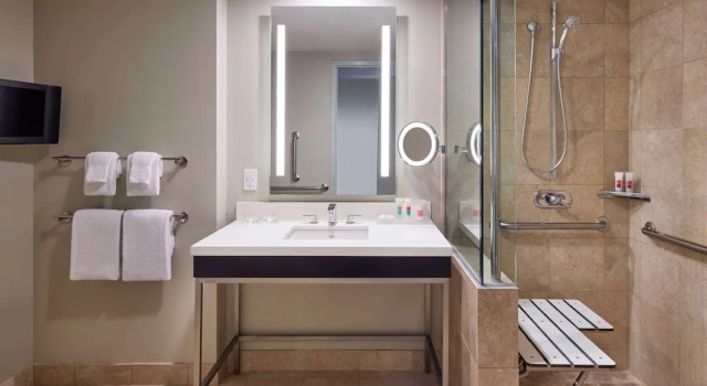 Номер Deluxe The Lofton Hotel Minneapolis, Tapestry Collection by Hilton