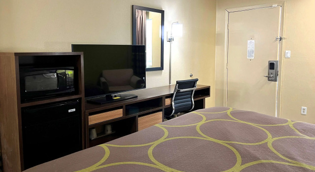 Super 8 by Wyndham Lafayette / Purdue Area