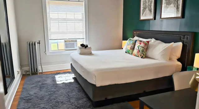 Perfectly Located 1BR - Hinman D2, Забронировать Отель Отели Иллинойс 3 звезды, 3*