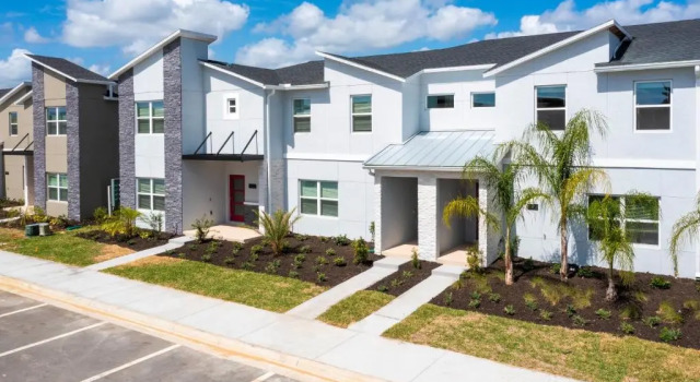 Gorgeous 4Bd Close to Disney w/ Pool @ Champions Gate Resort 1196, Book Ferieresort Hoteller i Four Corners med pool, Swimmingpool