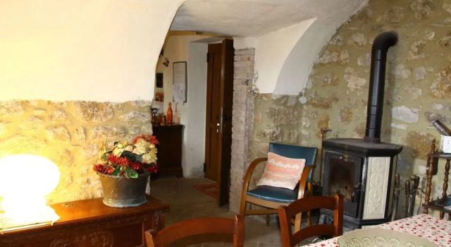 Коттедж Holiday home in Canossa with Swimming Pool, Garden, Barbecue