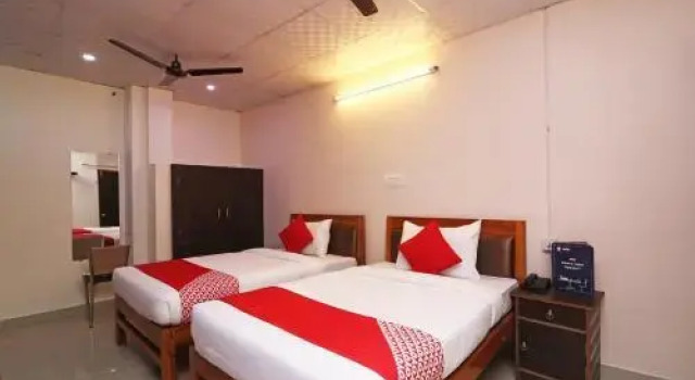 OYO 24448 Flagship Moon Light Guest House