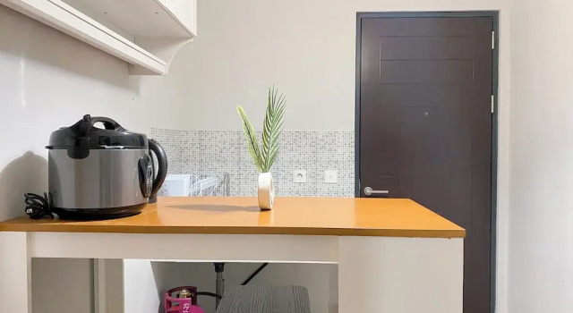 Апартаменты Standard Minimalist And Cozy 1BR at Royal Heights Apartment