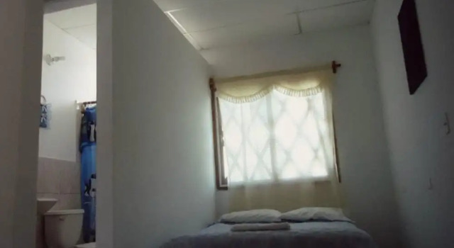 Hostal Las Gardenias, Boek Hotel Puerto Villamil 