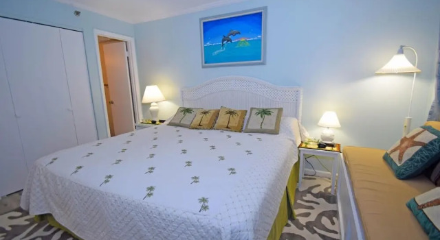 Marigot Beach 207 1 Bedroom Condo by RedAwning