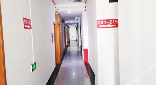Longshun Hostel, Rezerwuj Hostel Hotele w Shenzhen z parkingiem, Parking